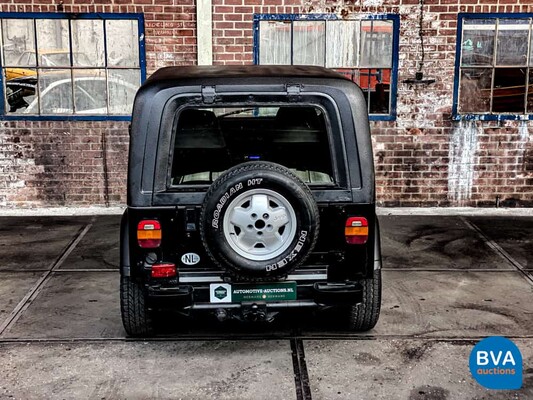 Jeep Wrangler 4.0i Laredo Wagon 4WD 178hp 1992 -Org. NL-, VS-49-JR.