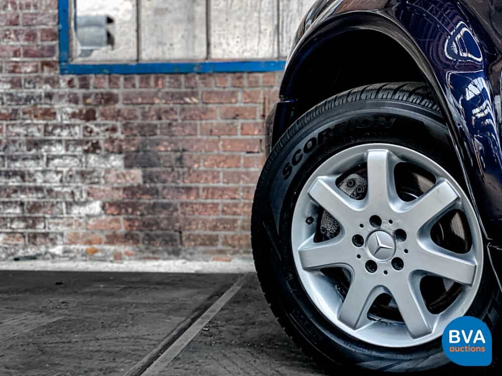 Mercedes-Benz ML270 CDI Gray License Plate M-Class 2002 -Org. NL-, 49-BF-VP.