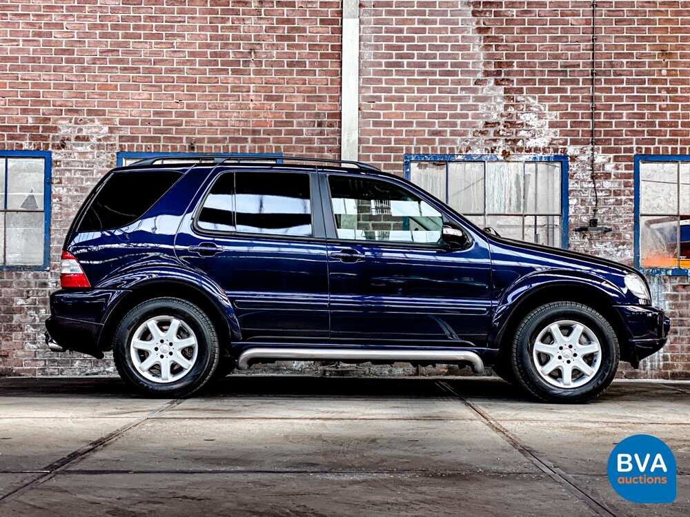 Mercedes-Benz ML270 CDI Gray License Plate M-Class 2002 -Org. NL-, 49-BF-VP.