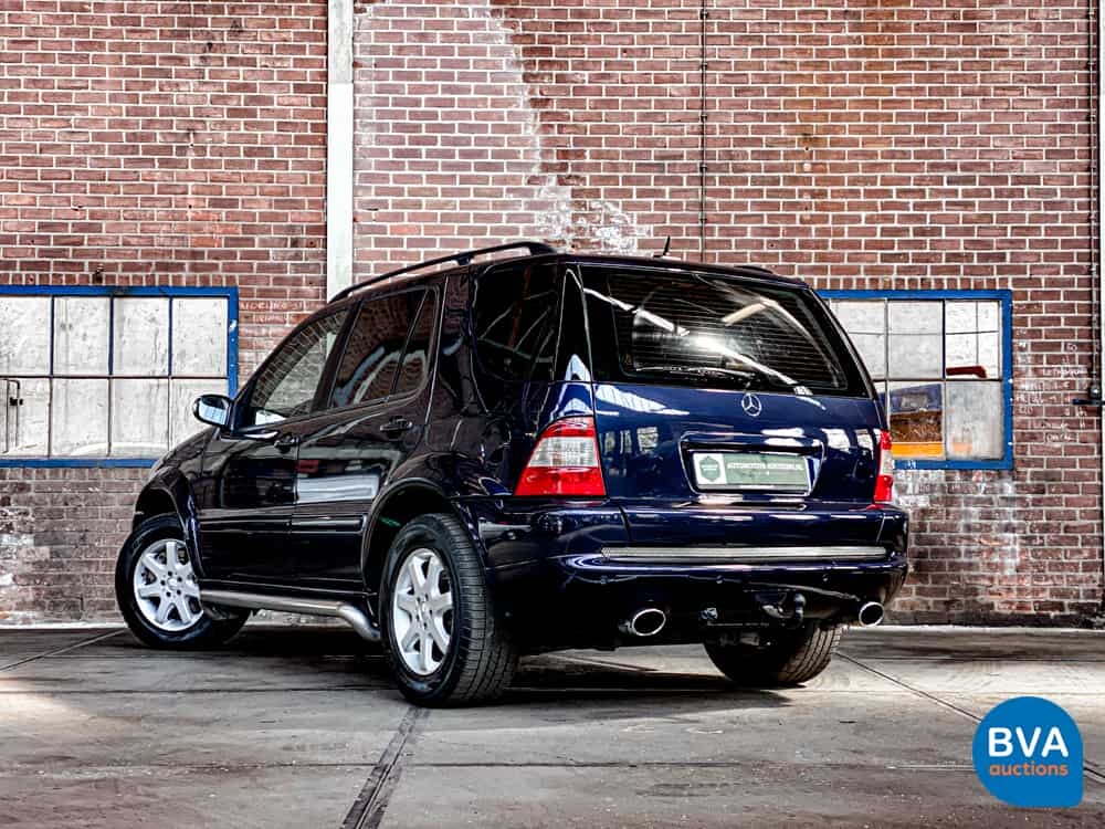 Mercedes-Benz ML270 CDI Gray License Plate M-Class 2002 -Org. NL-, 49-BF-VP.