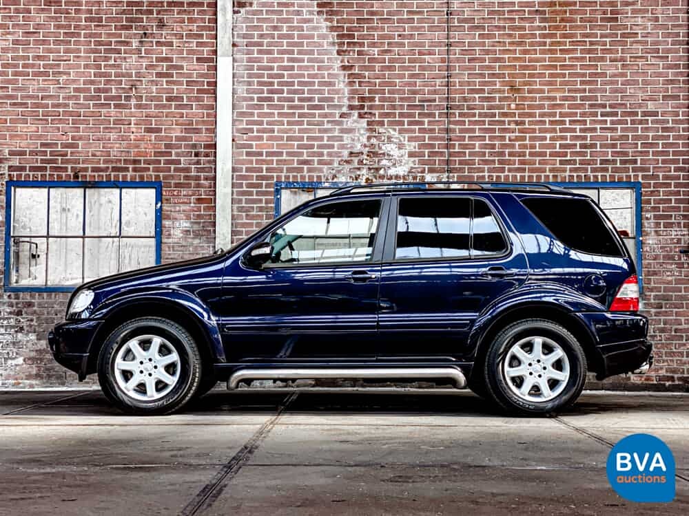 Mercedes-Benz ML270 CDI Gray License Plate M-Class 2002 -Org. NL-, 49-BF-VP.