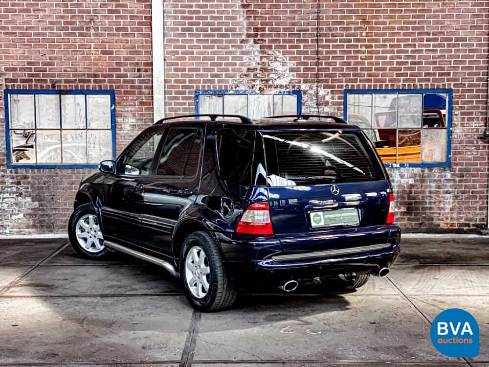 Mercedes-Benz ML270 CDI Gray License Plate M-Class 2002 -Org. NL-, 49-BF-VP.