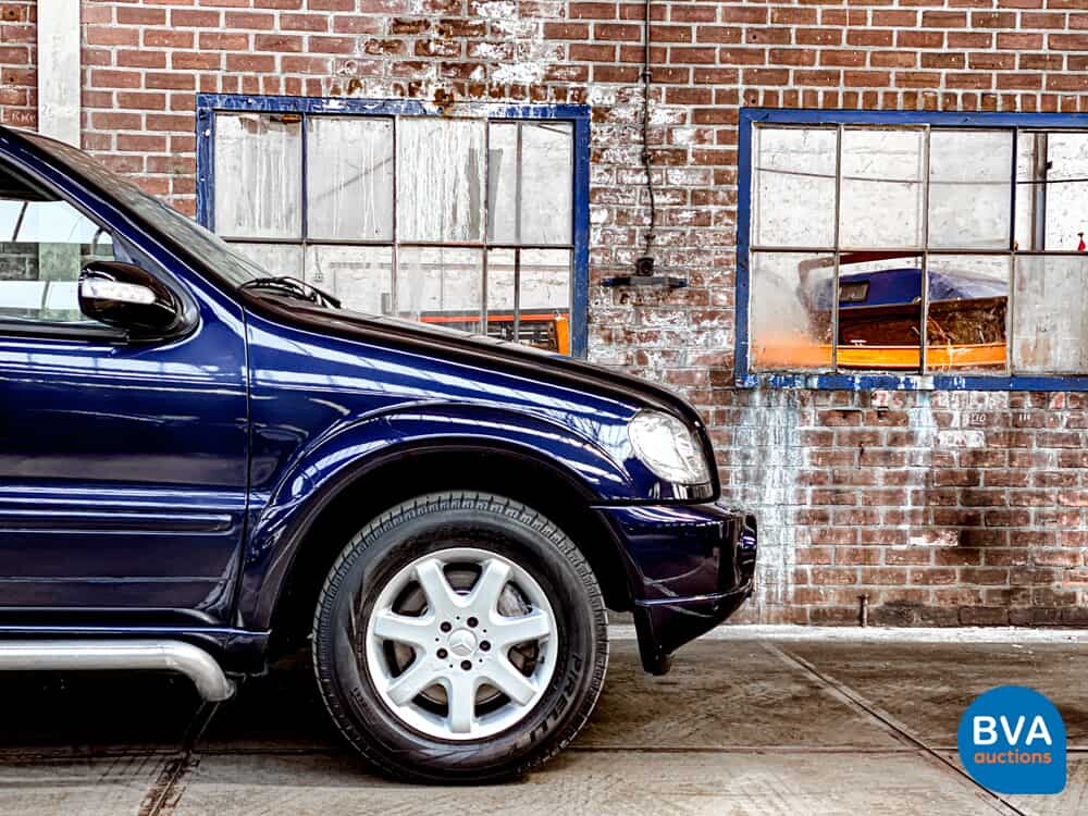 Mercedes-Benz ML270 CDI Gray License Plate M-Class 2002 -Org. NL-, 49-BF-VP.