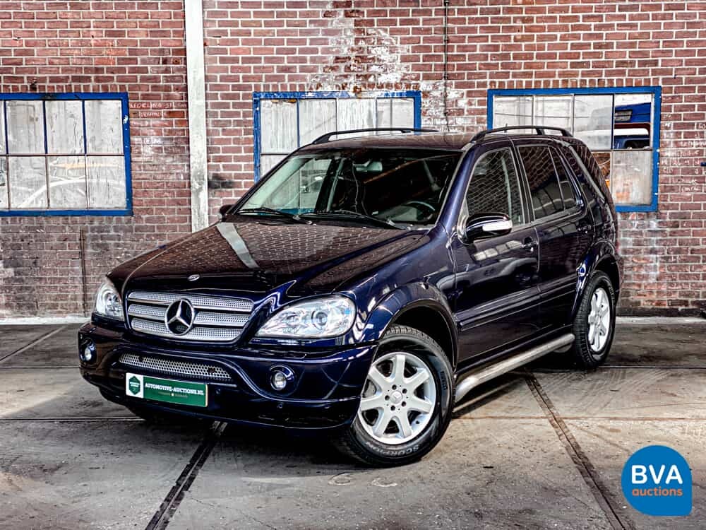 Mercedes-Benz ML270 CDI Gray License Plate M-Class 2002 -Org. NL-, 49-BF-VP.