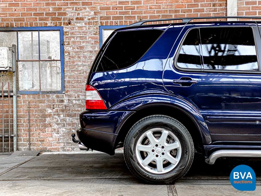 Mercedes-Benz ML270 CDI Gray License Plate M-Class 2002 -Org. NL-, 49-BF-VP.