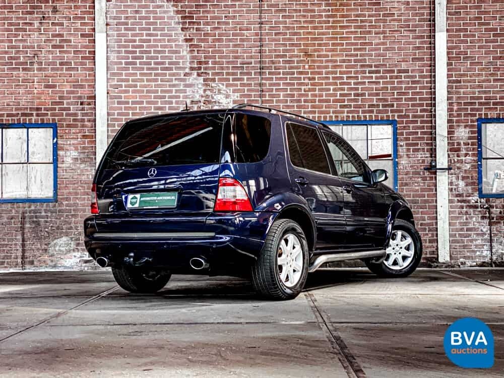 Mercedes-Benz ML270 CDI Gray License Plate M-Class 2002 -Org. NL-, 49-BF-VP.