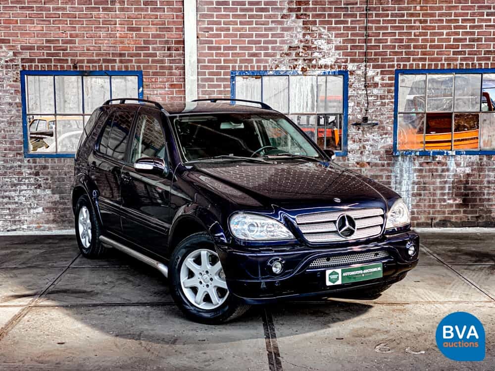 Mercedes-Benz ML270 CDI Gray License Plate M-Class 2002 -Org. NL-, 49-BF-VP.