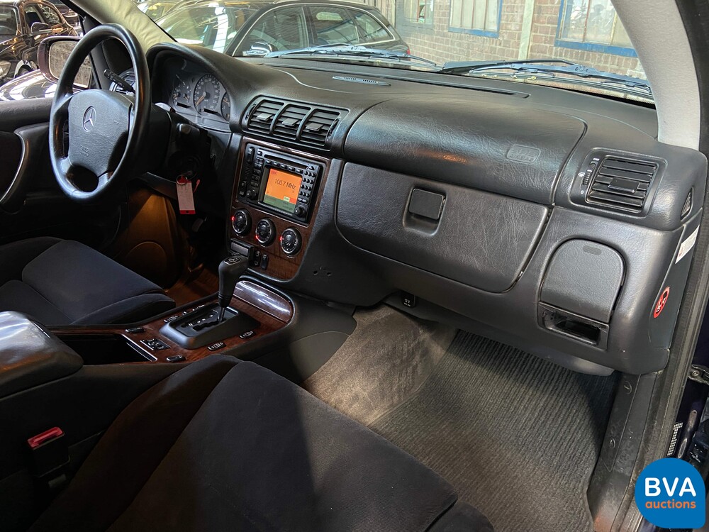 Mercedes-Benz ML270 CDI Gray License Plate M-Class 2002 -Org. NL-, 49-BF-VP.