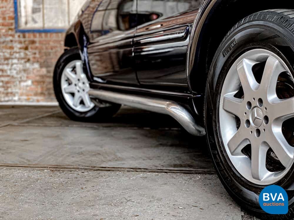 Mercedes-Benz ML270 CDI Gray License Plate M-Class 2002 -Org. NL-, 49-BF-VP.