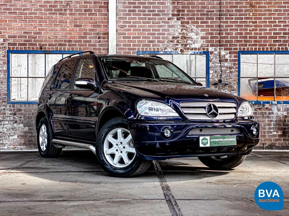 Mercedes-Benz ML270 CDI Gray License Plate M-Class 2002 -Org. NL-, 49-BF-VP.