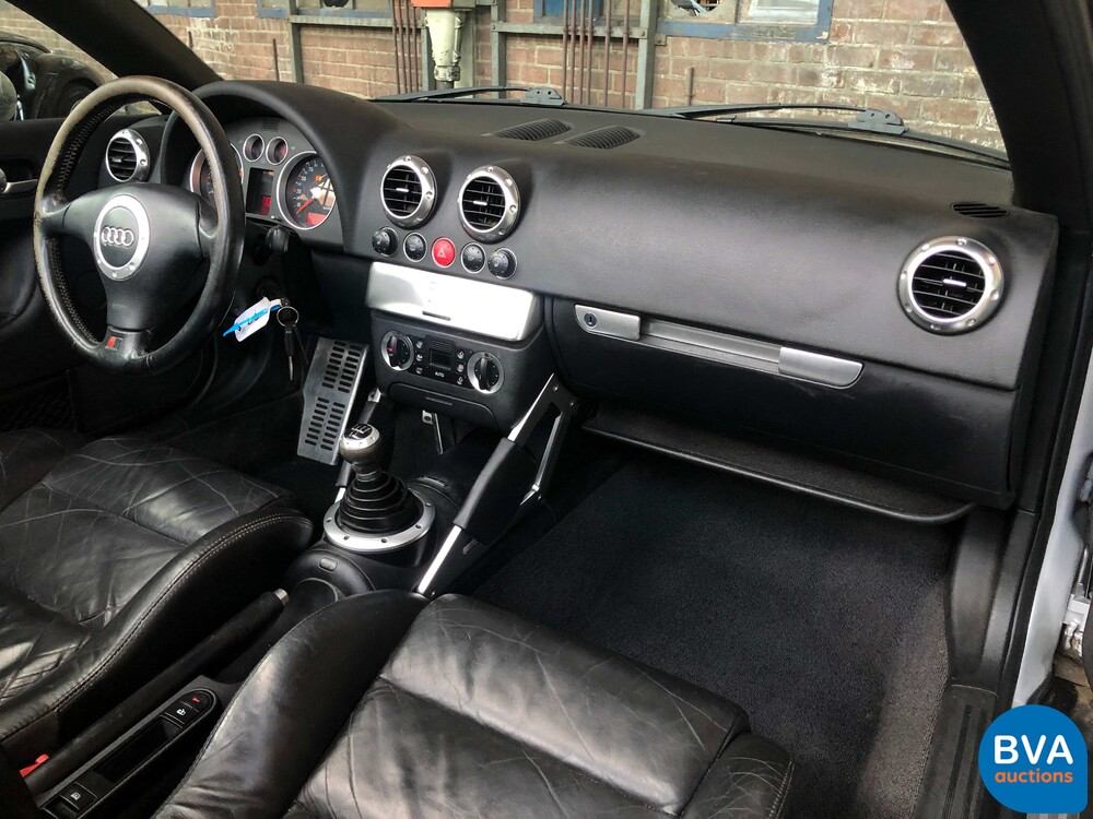 Audi TT Roadster 1.8 5V Turbo quattro 180hp 2001, 86-XPB-N.