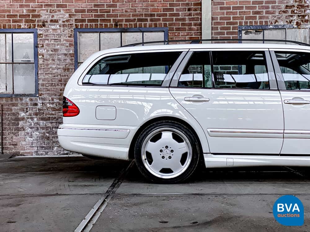 Mercedes Benz E55 AMG Combi 5.4 V8 354pk E-Class 2002 -YOUNGTIMER-, K-833-NL.