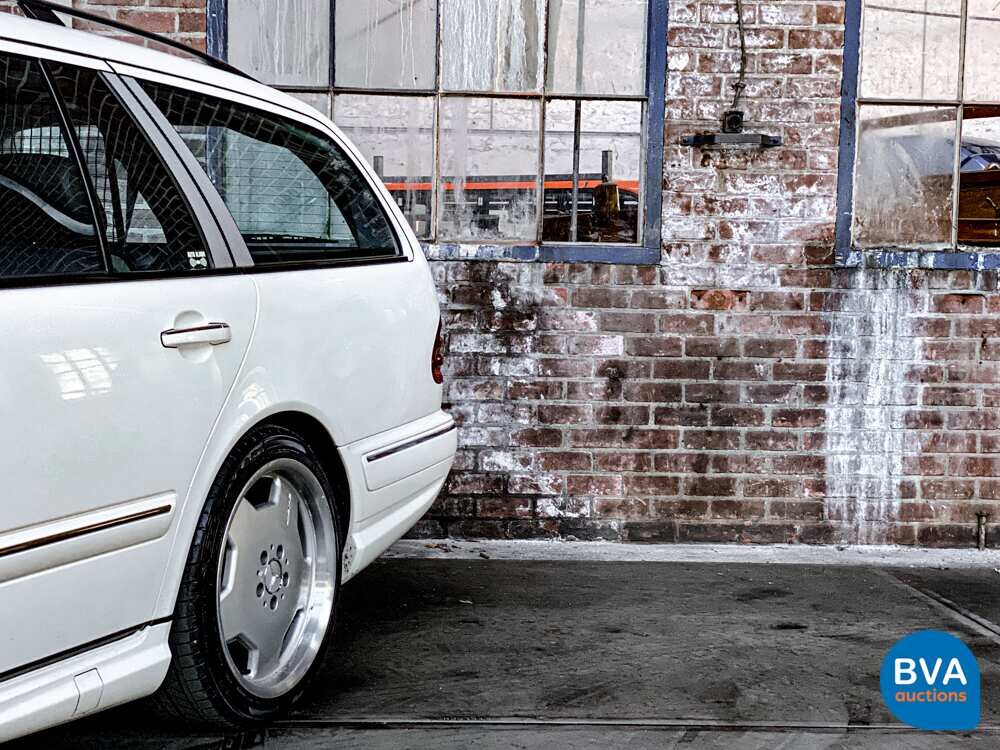 Mercedes Benz E55 AMG Combi 5.4 V8 354pk E-Class 2002 -YOUNGTIMER-, K-833-NL.