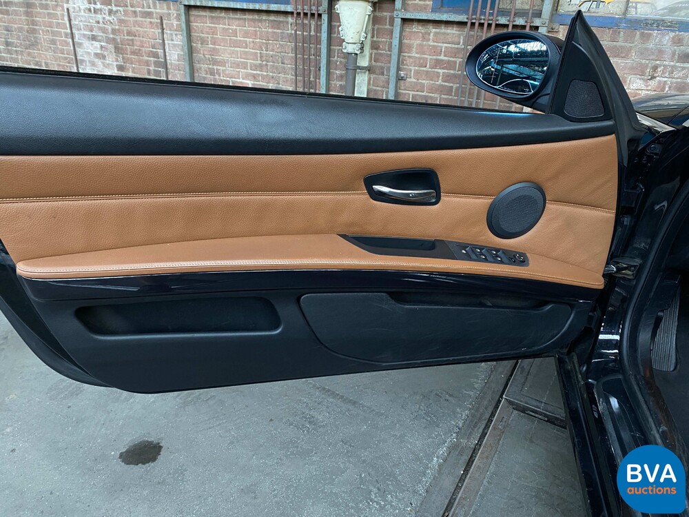 BMW 325i Cabriolet 218pk Automatic 3-Series 2008, KR-485-L.