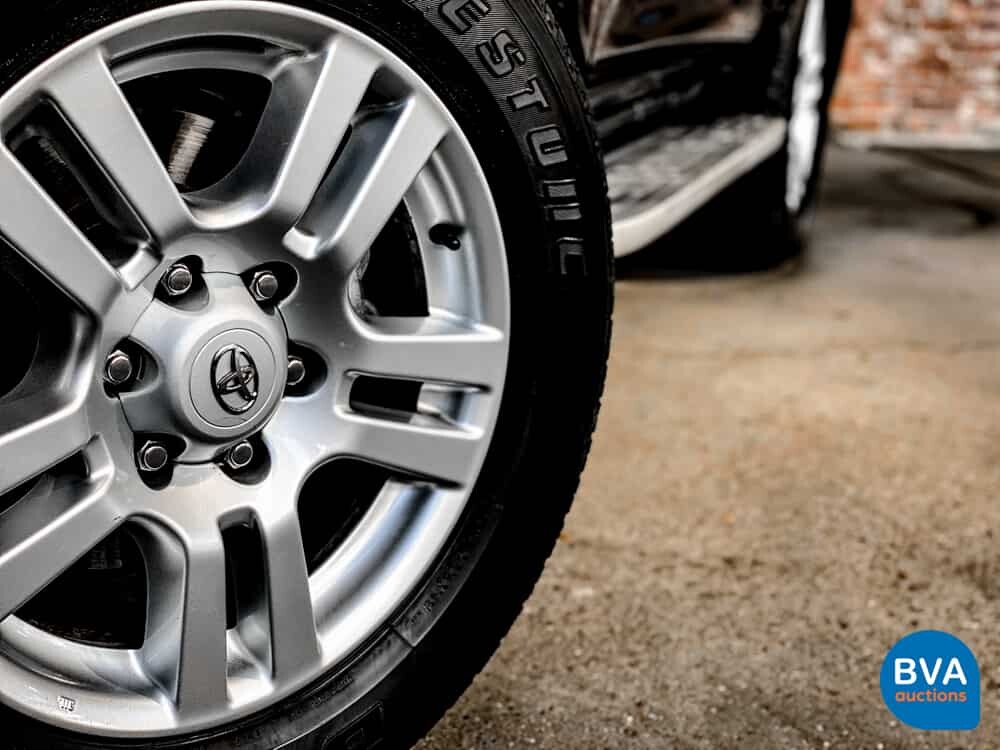 Toyota Land Cruiser 3-door 3.0 D-4D VX Automatic 2010, 01-LHF-8.