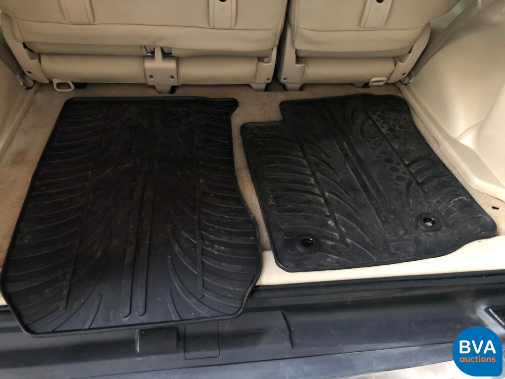 Toyota Land Cruiser 3-door 3.0 D-4D VX Automatic 2010, 01-LHF-8.