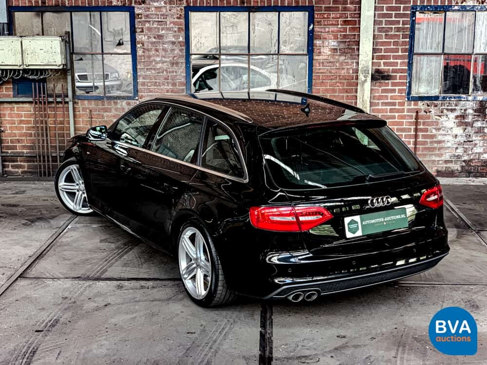 Audi A4 Avant 2.0 TDI S-Line Automatic 140hp 2014.