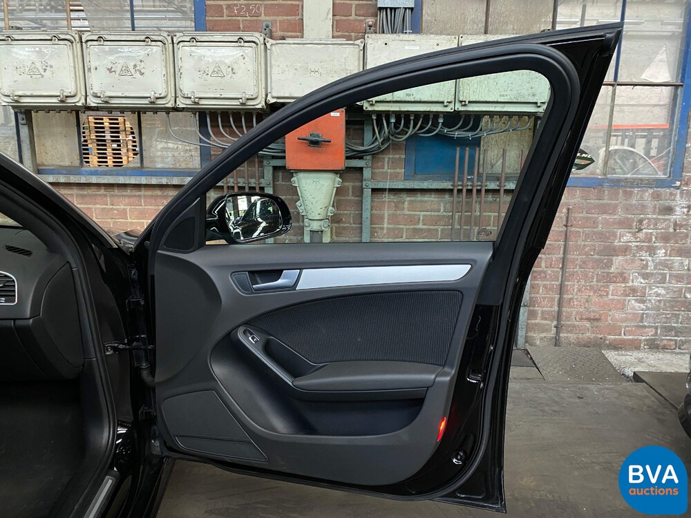 Audi A4 Avant 2.0 TDI S-Line Automatic 140hp 2014.