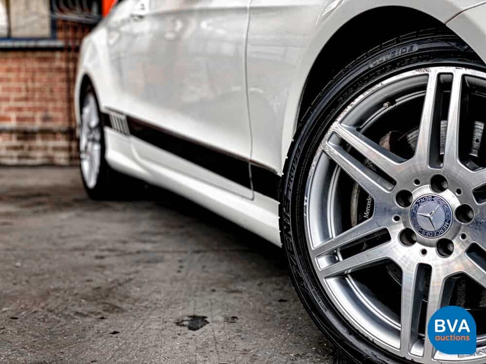 Mercedes-Benz E550 AMG Coupé 388pk 7G-Tronic 2010