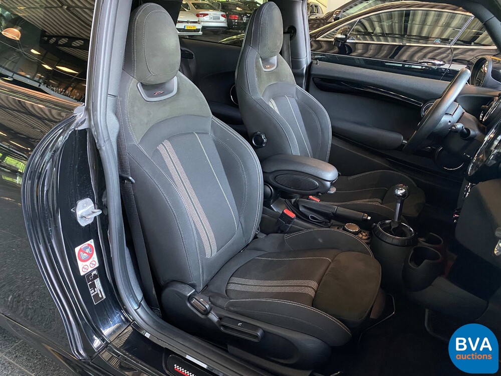 Mini-Cooper 2.0 John Cooper Works (JCW) Chile 307 PS 2016 F56, G-661-FG.