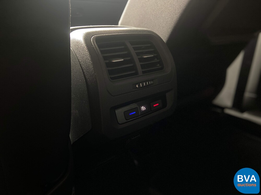 Volkswagen Touran 1.5 TSI Highline Business R 7persons 150hp 2019 -WARRANTY-, J-504-LS.
