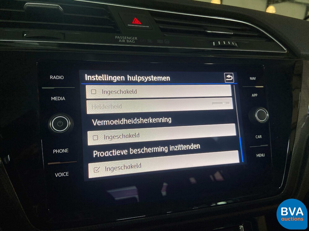 Volkswagen Touran 1.5 TSI Highline Business R 7persons 150hp 2019 -WARRANTY-, J-504-LS.