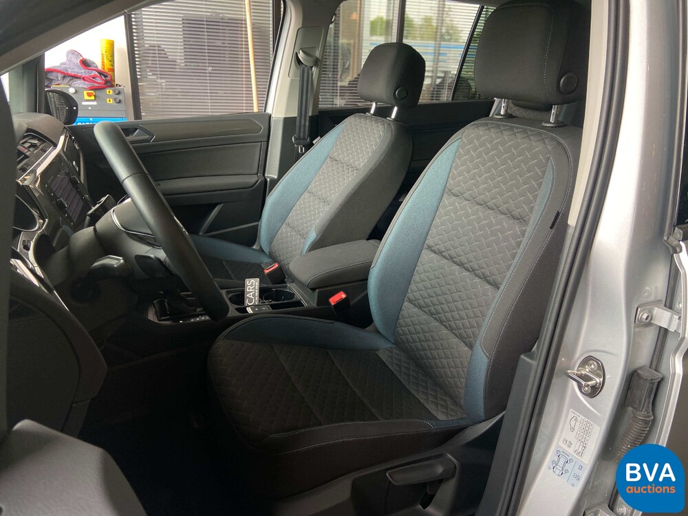 Volkswagen Touran 1.5 TSI Highline Business R 7persons 150hp 2019 -WARRANTY-, J-504-LS.