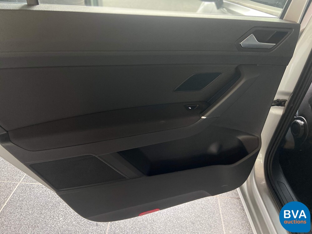 Volkswagen Touran 1.5 TSI Highline Business R 7persons 150hp 2019 -WARRANTY-, J-504-LS.