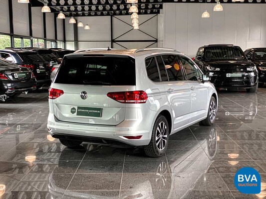 Volkswagen Touran 1.5 TSI Highline Business R 7persons 150hp 2019 -WARRANTY-, J-504-LS.