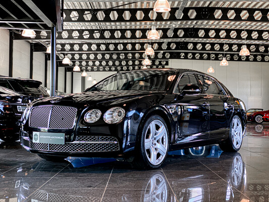 British Car Auction Bentley, Range Rover, Rolls-Royce and Mini in Dieren.