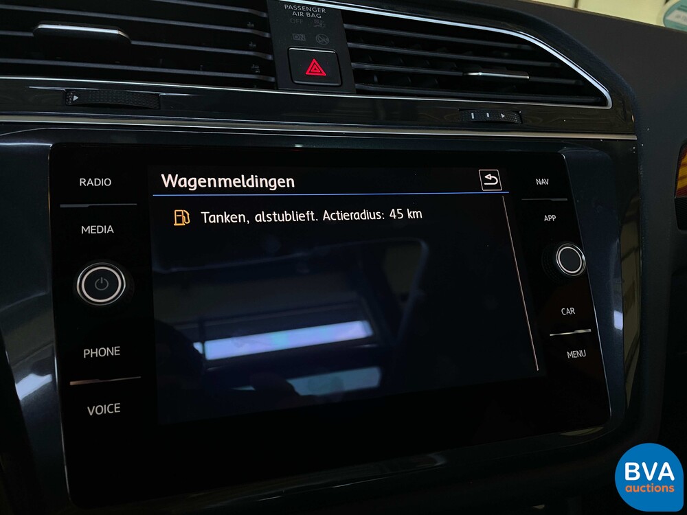 Volkswagen Tiguan 1.4 TSI R-Line Highline 150pk 2017 -Original NL-, PP-497-N.