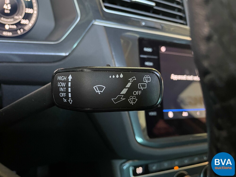 Volkswagen Tiguan 1.4 TSI R-Line Highline 150pk 2017 -Original NL-, PP-497-N.