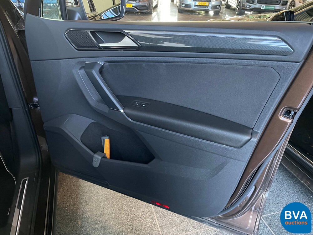 Volkswagen Tiguan 1.4 TSI R-Line Highline 150pk 2017 -Original NL-, PP-497-N.