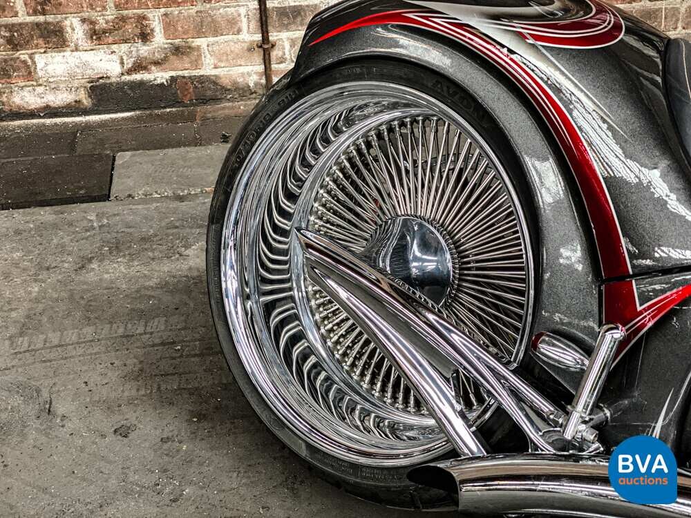 Harley Davidson Custom FXST 2004 Softail Springer Classic Motorcycle.