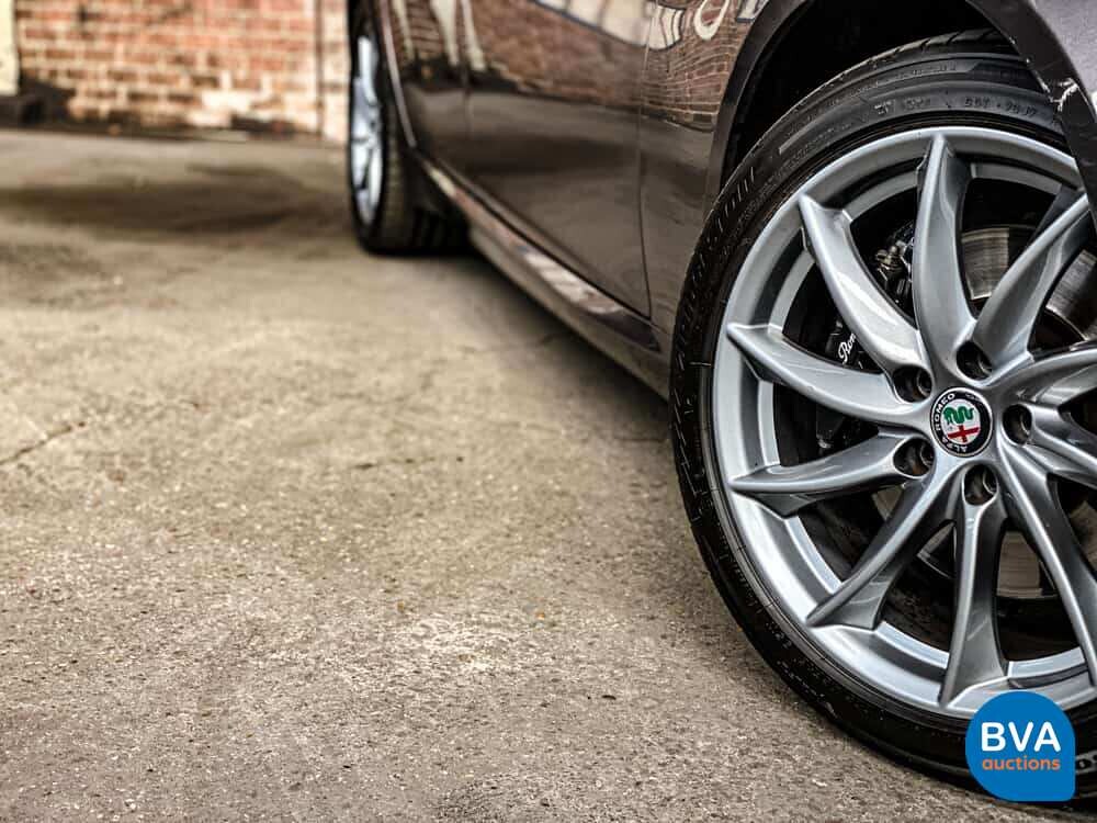 Alfa Romeo Giulia VELOCE 2.2 AWD 2017 209pk ORG-NL, NS-867-T