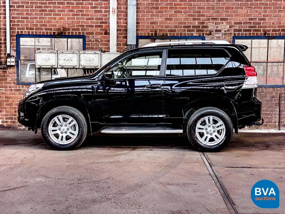 Toyota Land Cruiser 3-door 3.0 D-4D VX Automatic 2010, 01-LHF-8.