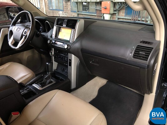 Toyota Land Cruiser 3-door 3.0 D-4D VX Automatic 2010, 01-LHF-8.