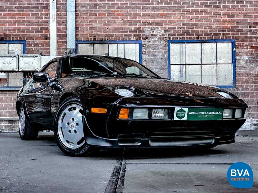 Porsche 928S4.7 V8 1984.