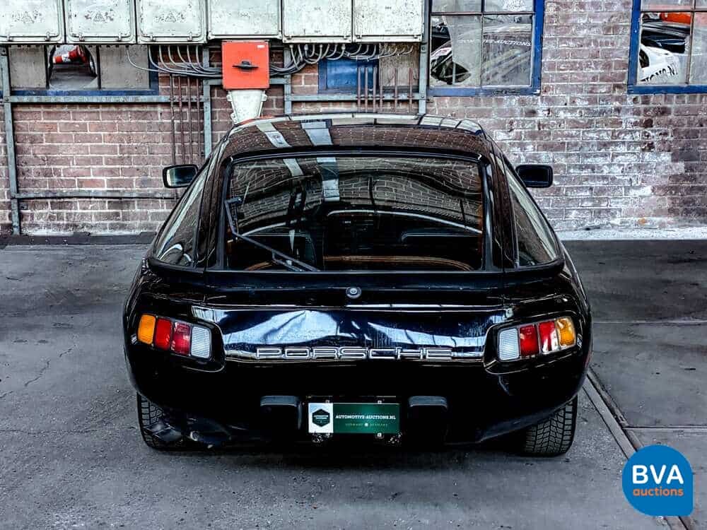 Porsche 928S4.7 V8 1984.