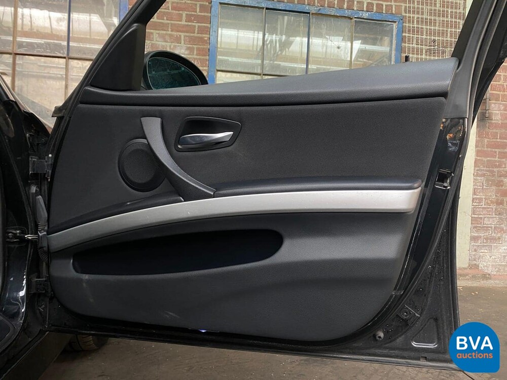 BMW 325xi 3-Series 218hp 2005, 73-LGJ-5.