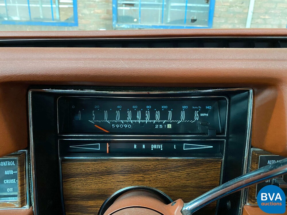 Cadillac Eldorado Coupe 6.9 V8 1977, 63-YD-33.