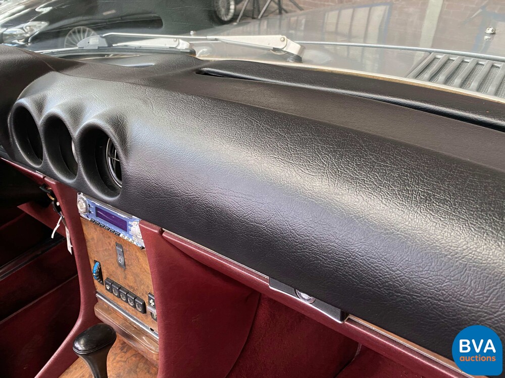 Mercedes Benz 560SL R107 1987.