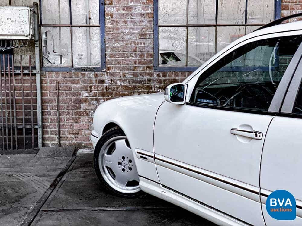 Mercedes-Benz E55 AMG Kombi 5.4 V8 354pk E-Klasse 2002 -YOUNGTIMER-, K-833-NL.