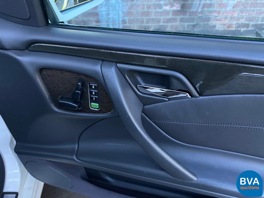 Mercedes-Benz E55 AMG Kombi 5.4 V8 354pk E-Klasse 2002 -YOUNGTIMER-, K-833-NL.