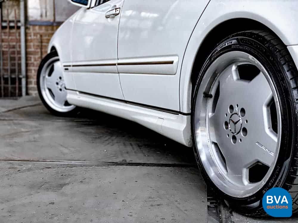 Mercedes-Benz E55 AMG Kombi 5.4 V8 354pk E-Klasse 2002 -YOUNGTIMER-, K-833-NL.