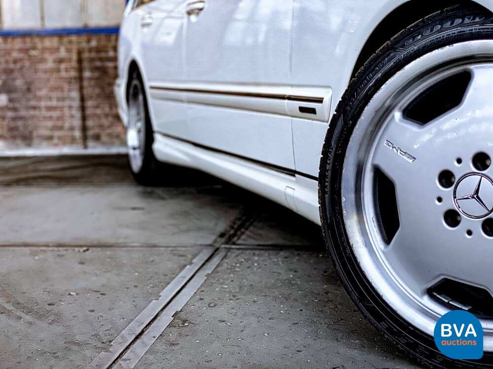 Mercedes-Benz E55 AMG Kombi 5.4 V8 354pk E-Klasse 2002 -YOUNGTIMER-, K-833-NL.