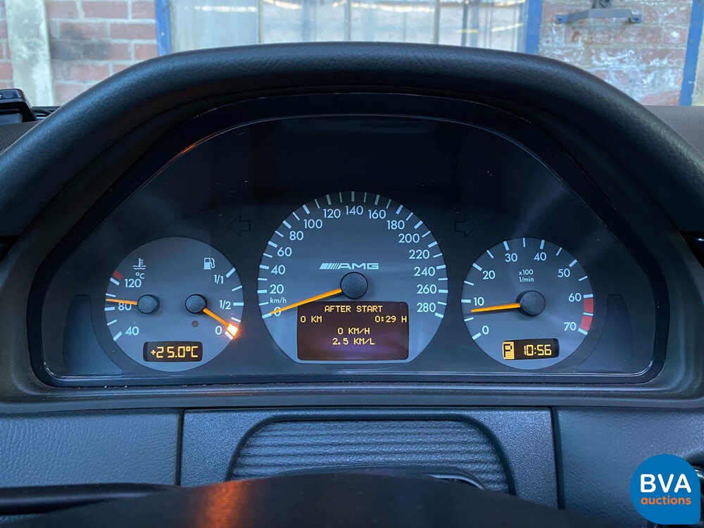 Mercedes-Benz E55 AMG Kombi 5.4 V8 354pk E-Klasse 2002 -YOUNGTIMER-, K-833-NL.