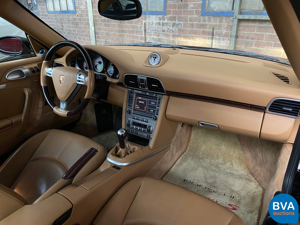 Porsche 911 Carrera Sport-Chrono 355pk 2005 -GT2 Look-, 56-GKL-1.