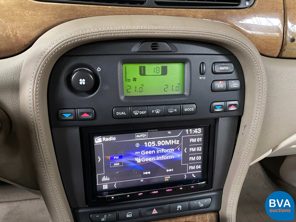 Jaguar S type 4.2 V8 Sport 298pk -Original NL- 2003, 82-LX-HS.