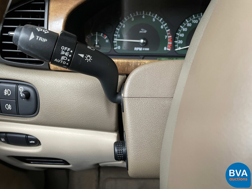 Jaguar S type 4.2 V8 Sport 298pk -Original NL- 2003, 82-LX-HS.